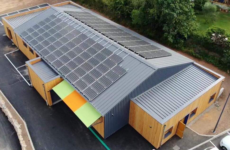 3_AutoconsoCollective_BiocoopEnercoop_StAffrique_creditC2A.jpg Toit autonsommation énegétique