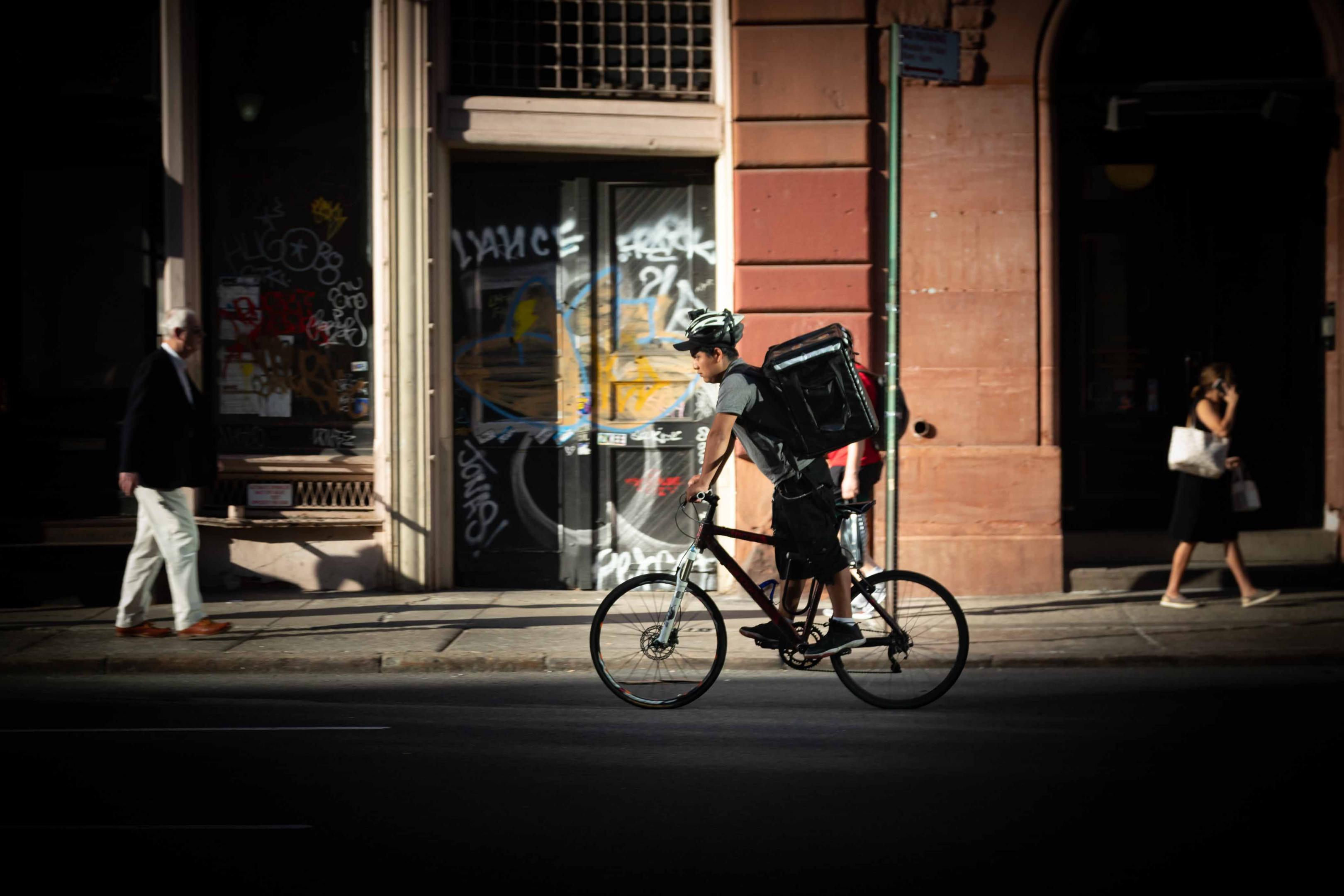Nouvelles formes d&#039;emploi, coursier à vélo