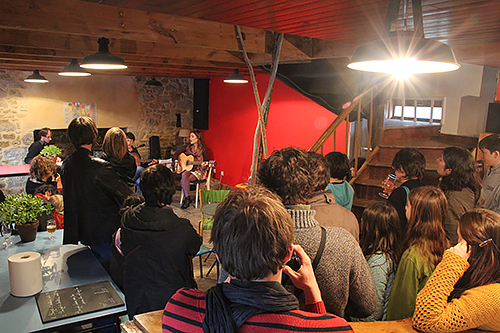 goasven4.jpg Foule dans le magasin