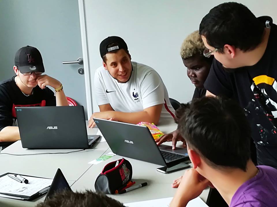 jeunes_ordinateurs.jpg CoopAxis