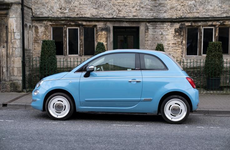 Voiture bleue