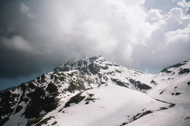 Montagne enneigée 